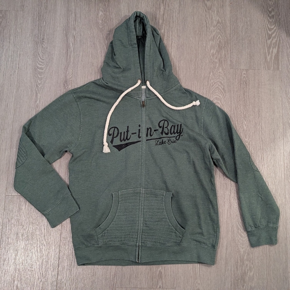 T.R. McTaggart Zip Up Put-in-Bay Sweater Size Medium EUC!